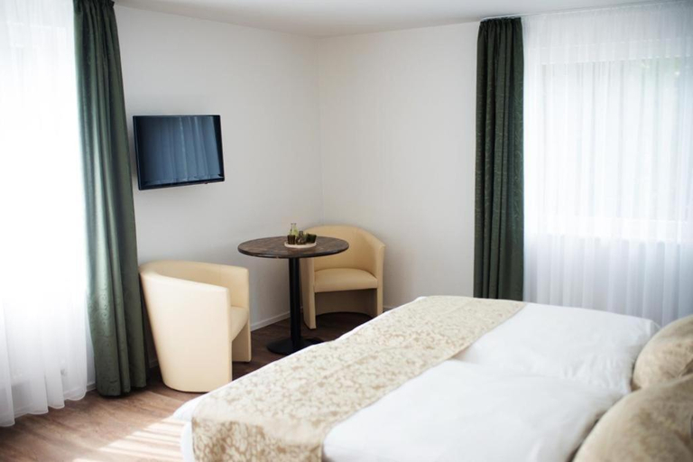 Bedroom 2, Auerhahn Nest, Calw