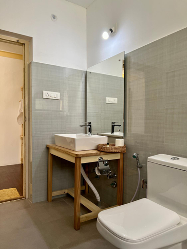 Bathroom 2, Hunder Haven, Leh