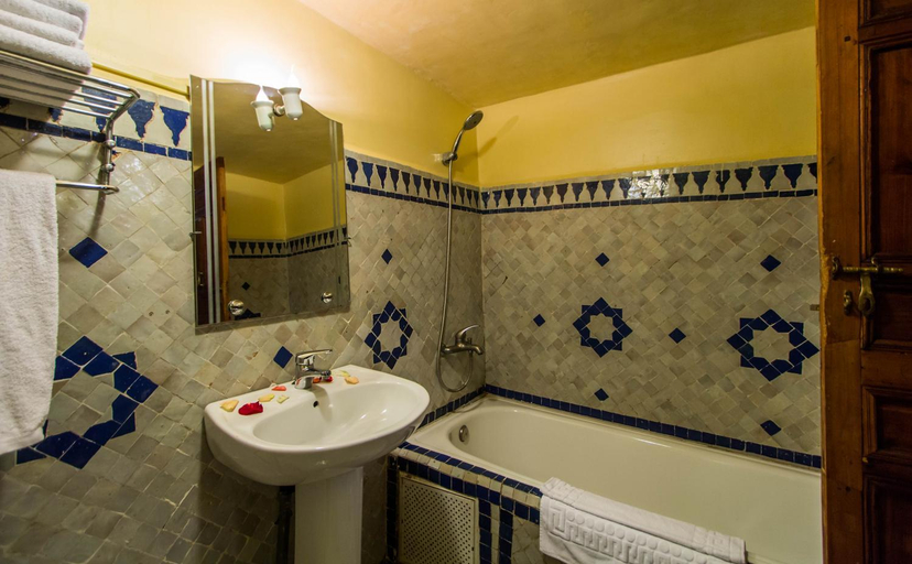 Bathroom 3, Riad Ibn Khaldoun, Fès