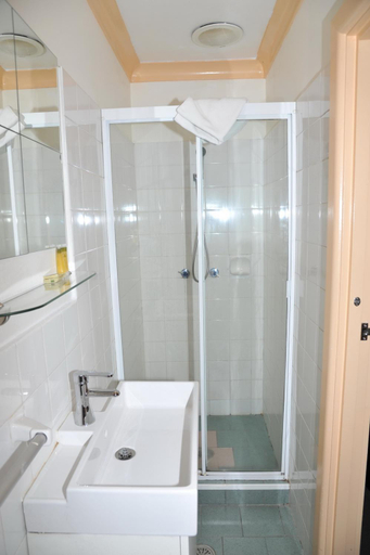 Bathroom 3, North Shore Hotel, Sydney