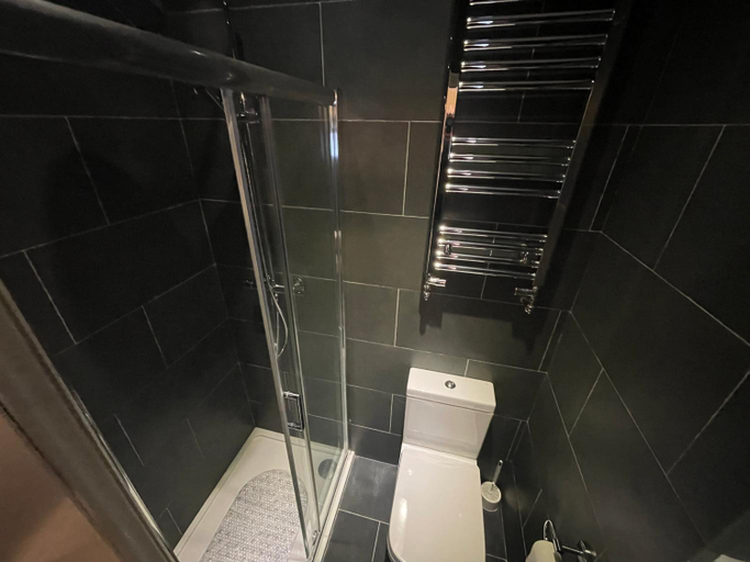 Bathroom 2, Y Griffin, Gwynedd