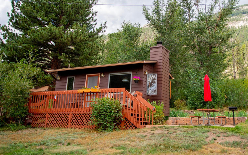 McGregor Mountain Lodge, Larimer
