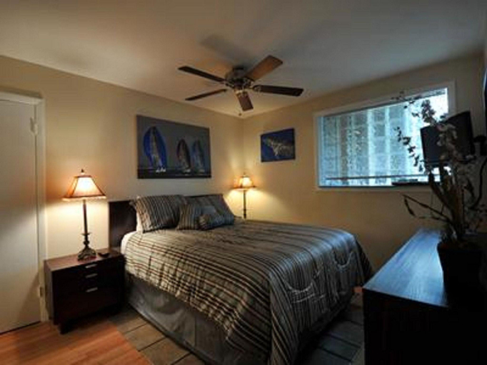 Bedroom 3, Suite Dreams Inn by the beach, Monroe