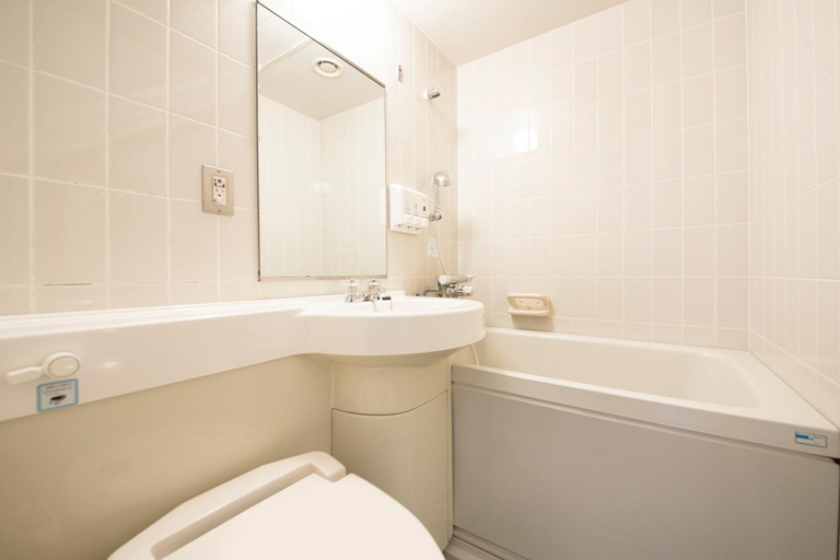 Bathroom 5, Maple Inn Makuhari, Narashino