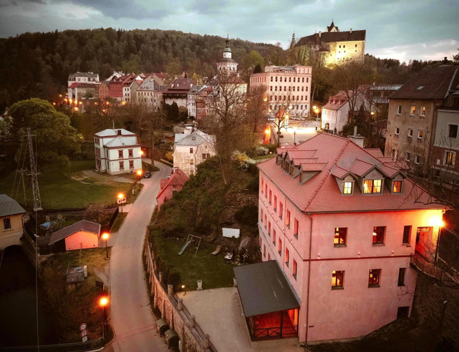 Others 4, Hotel Stein Elbogen, Sokolov