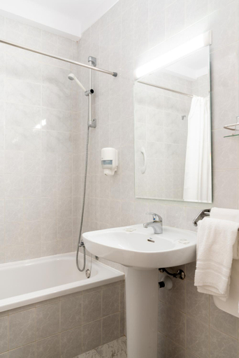 Bathroom 3, Hotel Riutort, Baleares