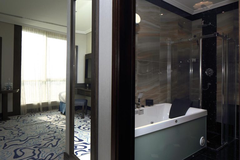 Bathroom 5, Swiss Flora Royal Hotel Riyadh, Riyadh
