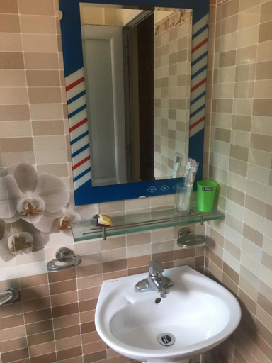 Bathroom 2, Nha Nghi Moon 2, Mù Căng Trai