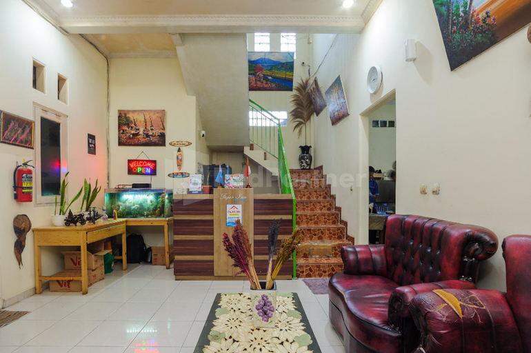 Public Area 3, Fajar Inn Mitra RedDoorz, Depok