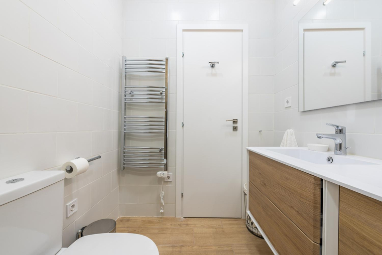 Bathroom 5, Fresh and Clean apt for 6 in Koukaki, Attica