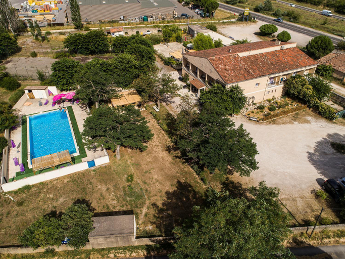 Exterior & Views 2, Hotel Carina, Vaucluse