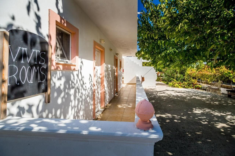 Others 3, Vivi's Studios, Ionian Islands