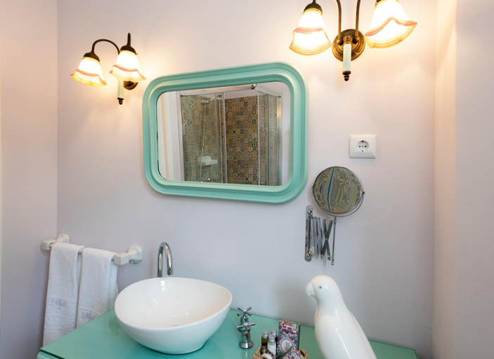 Bathroom 3, Quinta da Tapada, Oliveira do Hospital