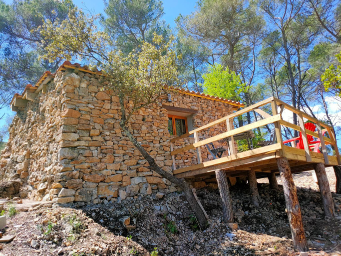 Others 3, Cabane des pachous, Var