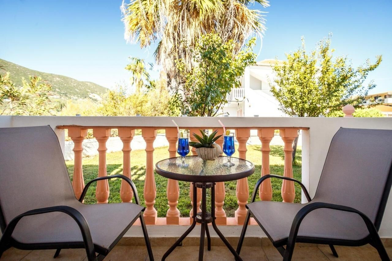 Others 4, Vivi's Studios, Ionian Islands