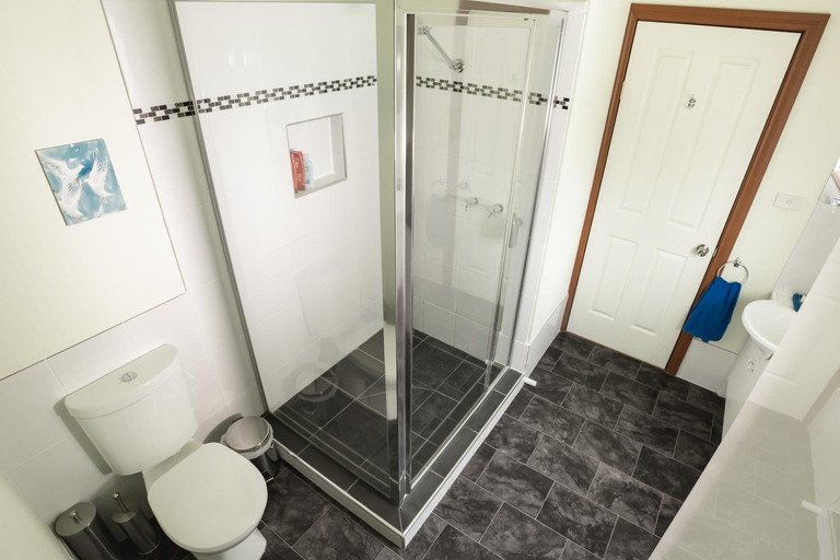 Bathroom 3, Larus Waterfront Cottage, Tasman