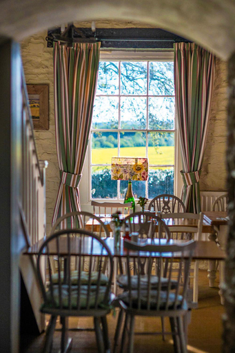 Food & Drinks 5, The Powis Arms, Shropshire
