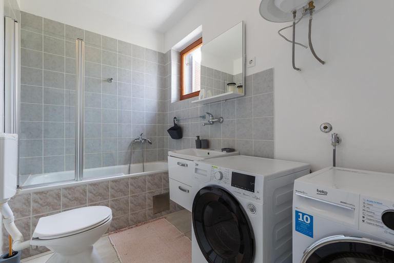 Bathroom 2, SOKOL - Secret forest house, Gračac
