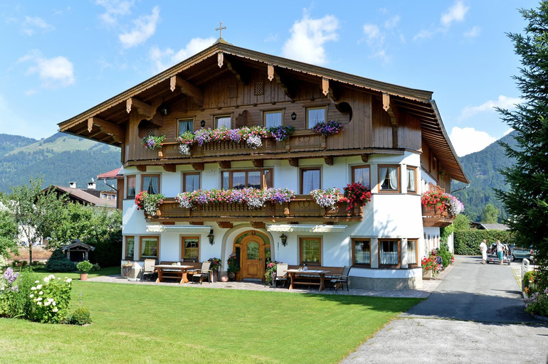 Entrance 3, Huttschmiedhof, Kitzbühel