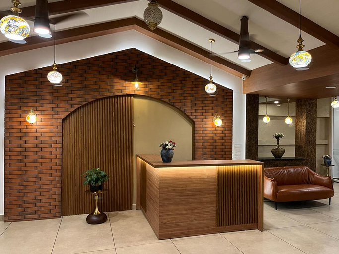 Food & Drinks 4, British County Resorts, Idukki