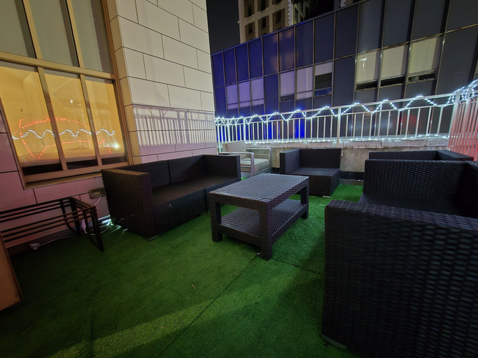 Food & Drinks, Elite Terrace - Spacious Apt w Terrace, Newark
