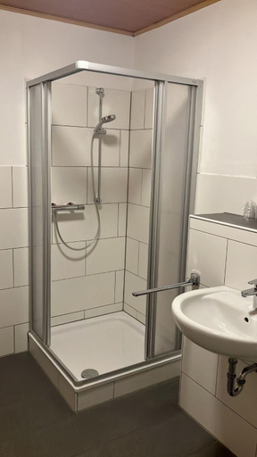 Bathroom, Hotel-Restaurant Denklinger-Hof, Oberbergischer Kreis