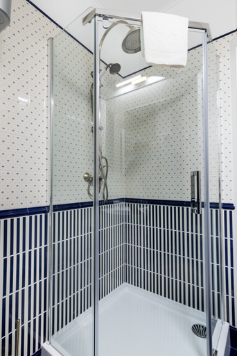 Bathroom 2, Karmelicka Stylish Studio by Renters, Kraków City