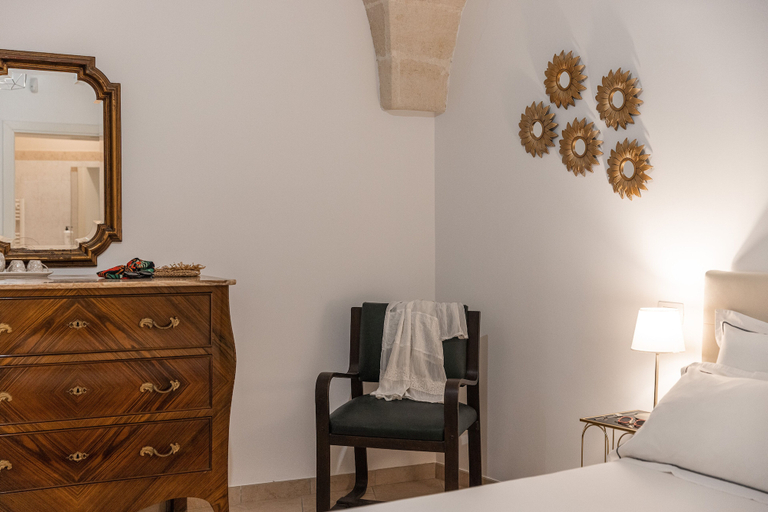 Bedroom 5, Palazzo Savino, Brindisi