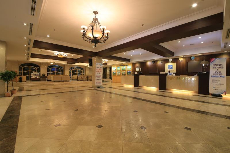 Public Area, Lake Hills Sokrisan Hotel, Boeun