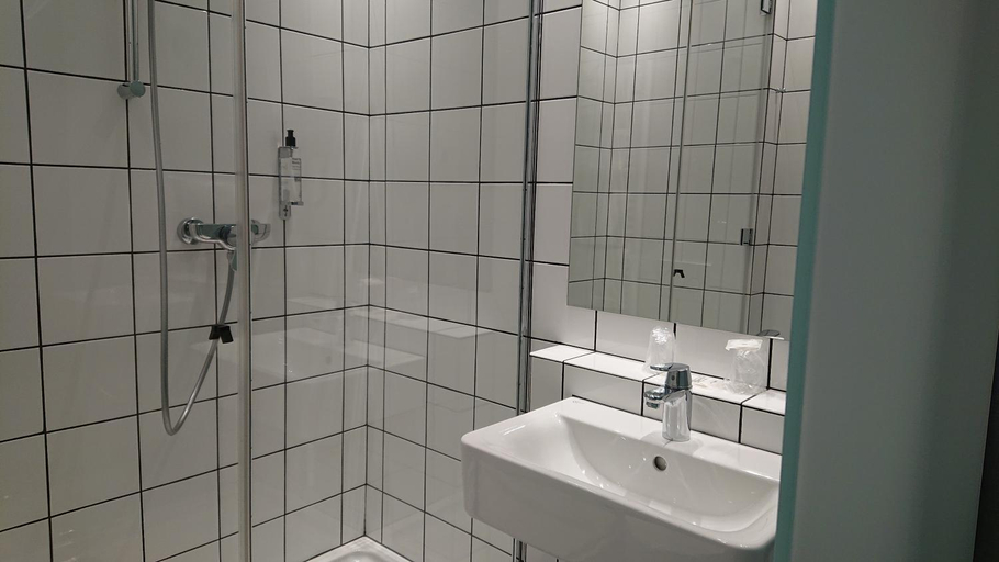 Bathroom 4, Libertel Austerlitz Jardin des plantes, Paris