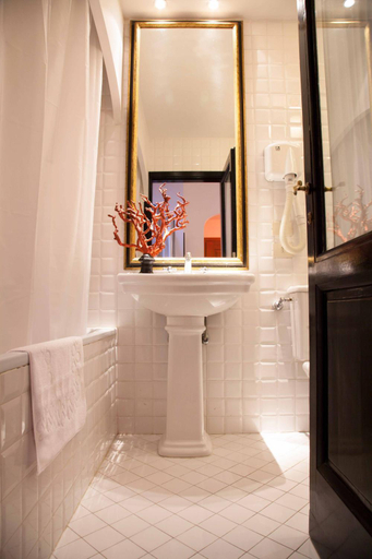 Bathroom 4, Hotel Cellai, Florence