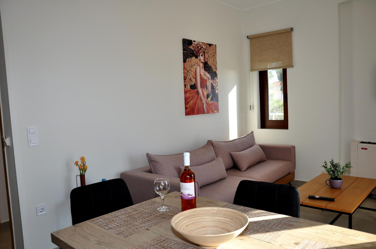 5, Alkioni's Nest Apartments, West Greece