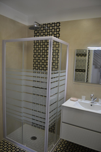Bathroom 2, BRG APARTMENTS, Matera