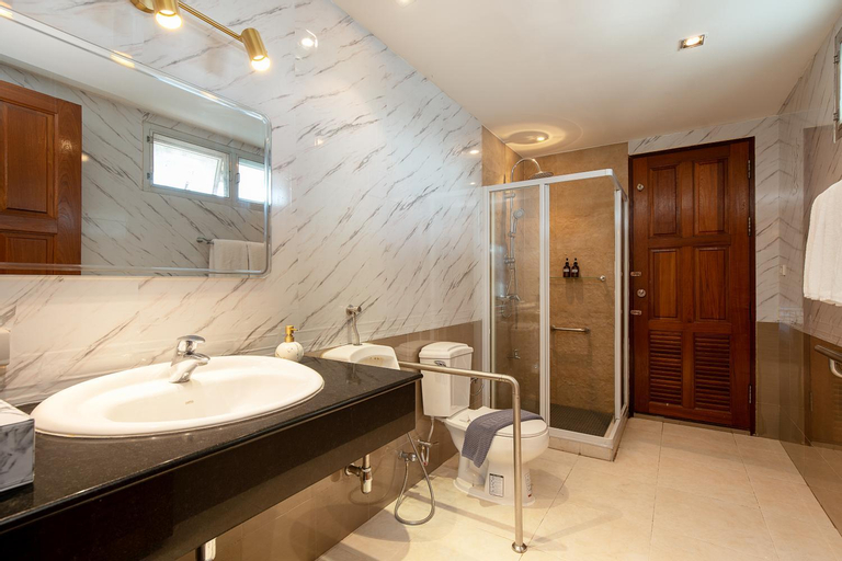 Bathroom 5