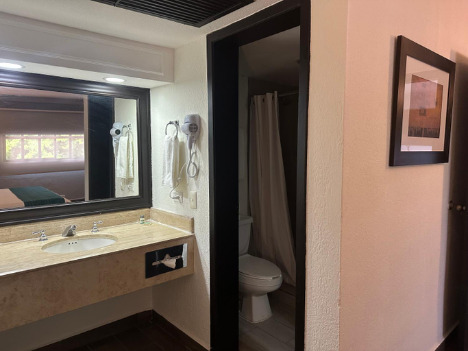 Bathroom 5, InHouse Hotel Obregón, Cajeme
