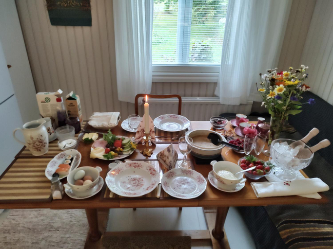 Food & Drinks 5, Narvan Maatilamajoitus Helenan Kanat ja Kammarit, Pirkanmaa