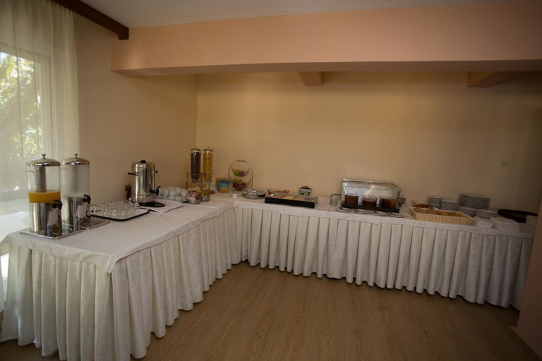 Others 3, Hotel Cronos, Epirus
