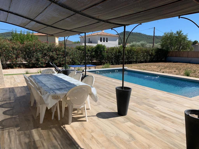 Others 2, Villa Andree avec piscine a proximite de la mer, Var