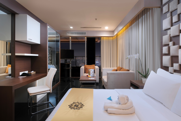 Bedroom 3, Merlynn Park Hotel, Central Jakarta