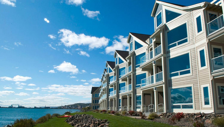 Exterior & Views