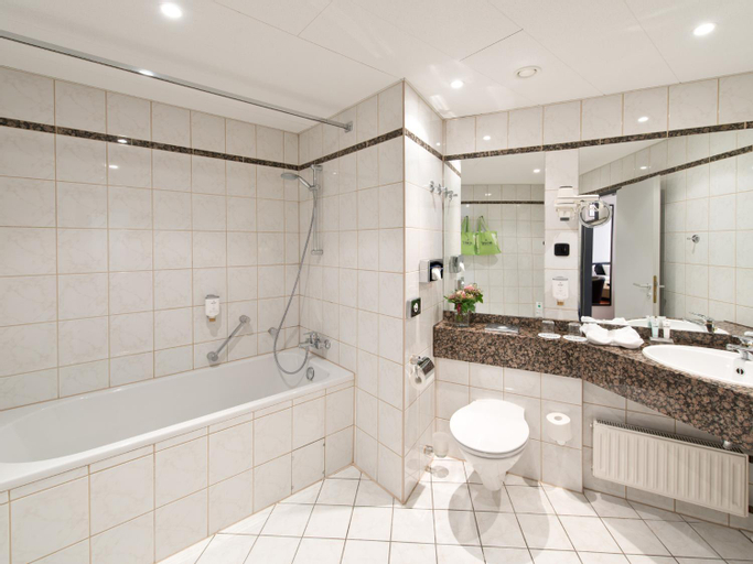Bathroom 14