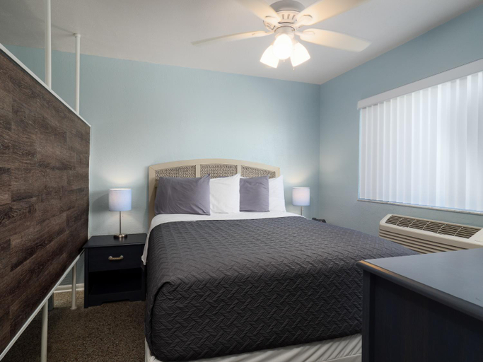 Bedroom 2, South Beach Inn - Cocoa Beach, Brevard