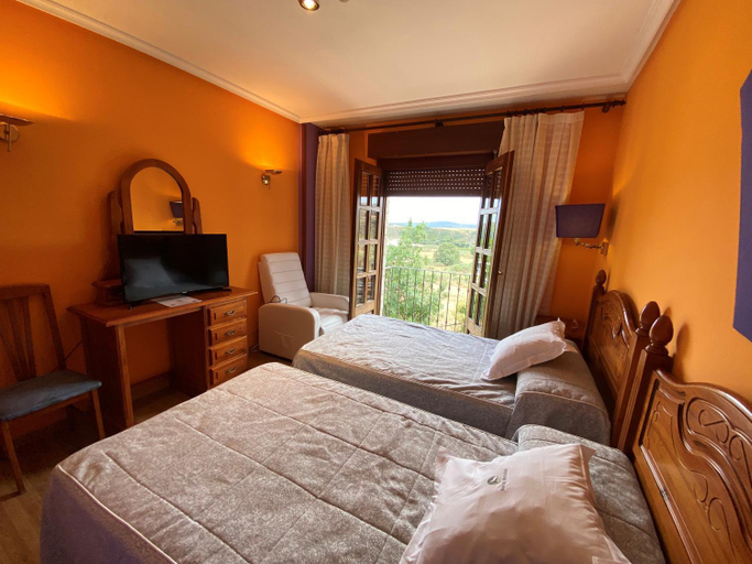 Bedroom 2, Tierra De Lobos, Zamora