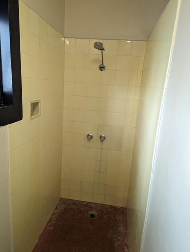 Bathroom 3, Grand Central Hotel Proserpine, Whitsunday