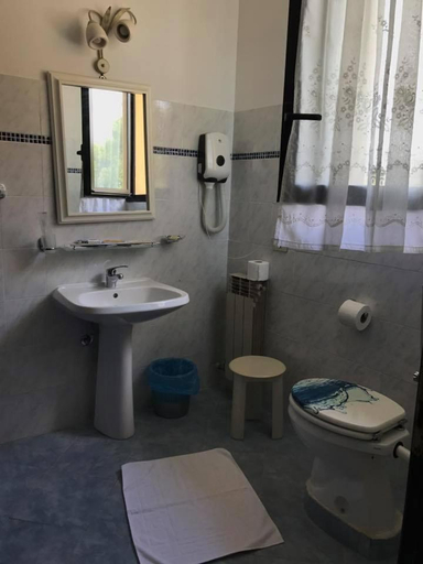 Bathroom 5, Hotel Ebe, Florence