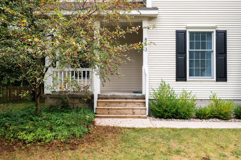 Exterior & Views 2, Gorgeous 2BDR Home near Downtown, Grand Traverse