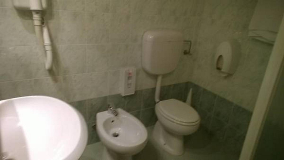 Bathroom, Albergo del Po, Reggio Nell'Emilia