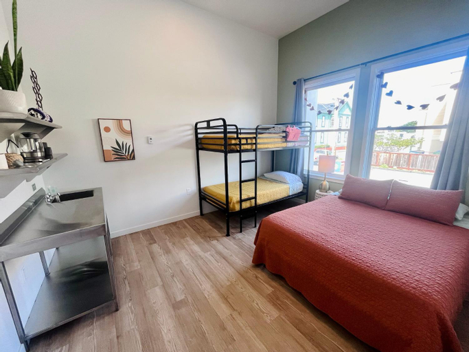 Monterey Hostel, Monterey