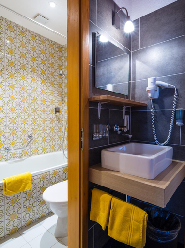 Bathroom 4, Hotel Alpina, Interlaken