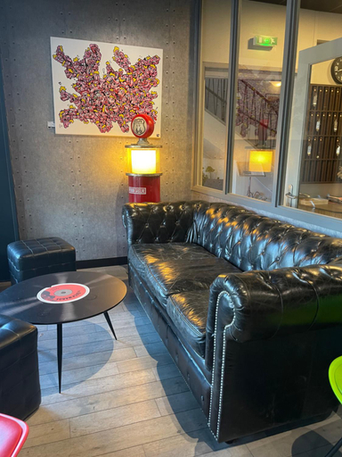 Public Area 2, Le Relais De La Place, Finistère